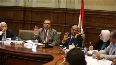 القرار بيد المحكمة.. تعرف على حالات فصل العامل وفقا للقانون الجديد