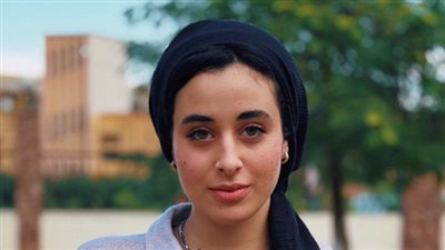 طالبة بفنون المنصورة تشارك ببحث علمي عن استخدام بدائل الزجاج في العمارة