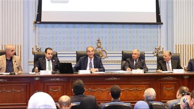 وزير الاتصالات: إطلاق 100 خدمة عبر مصر الرقمية وتطوير 2855 مكتب بريد 