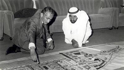 محمد بن زايد ينعي المنهدس المصري مُخطط مدينة أبو ظبي