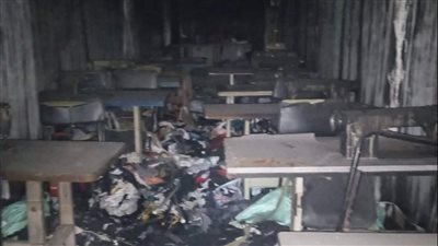 حريق هائل يلتهم محلين تجاريين بمنطقة العشربني في الإسماعيلية | صور