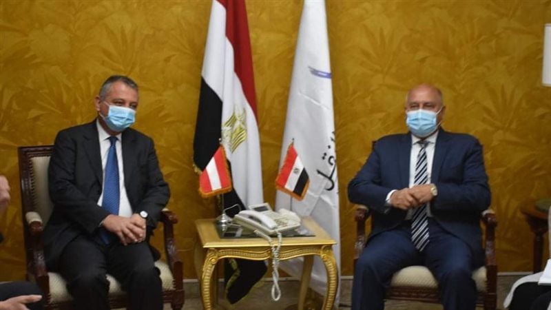 وزير النقل خلال اللقاء
