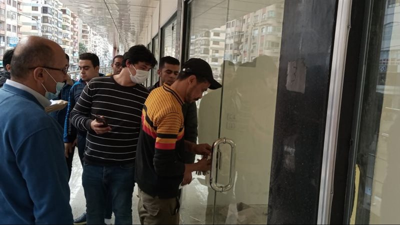 لحظة تسليم محلات
