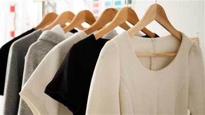 تفسير حلم الملابس في المنام وعلاقتها بالمرض والموت والمصائب واليأس