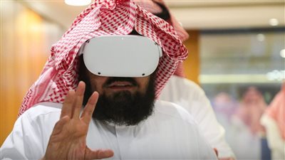 بعدما أطلقتها السعودية.. كيف تستطيع لمس الحجر الأسود وتقبيله افتراضيا وأنت في منزلك؟