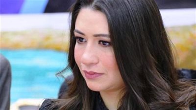 إنجي الحسيني تكتب: صناعة «الترند» خطر يهدد المجتمع 