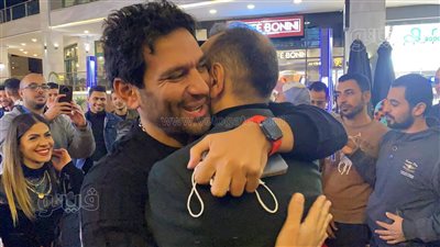 حسن الرداد يتخلى عن اللحية في أول ظهور له بعرض 