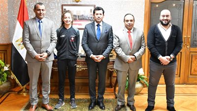 وزير الرياضة يكرم هنا جودة بعد فوزها بذهبية بطولة العالم لناشئات تنس الطاولة