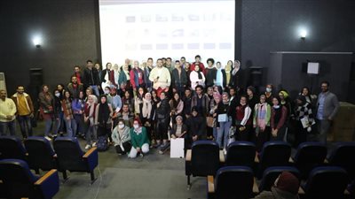 بالصور.. إقبال على ورشة الديكور السينمائي التابعة للمركز القومي 
