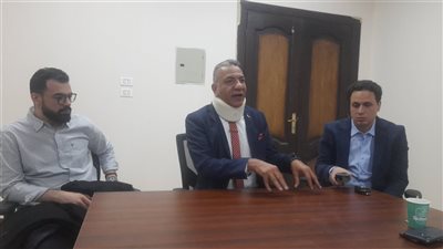 نقيب أطباء الأسنان: أقترحت صرف «فرشة» لكل مواطن على بطاقات التموين| فيديو