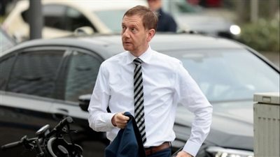 بعد تهديدهم بقتل سياسي ألماني.. حملة لاعتقال متطرفين معارضين للقاح كورونا