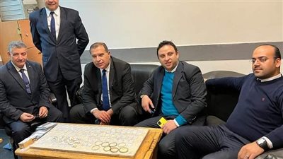 جمارك مطار القاهرة تحبط محاولة تهريب مشغولات ذهبية