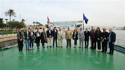 ربيع يناقش مشروعات قناة السويس مع وفد الكونجرس الأمريكي | صور