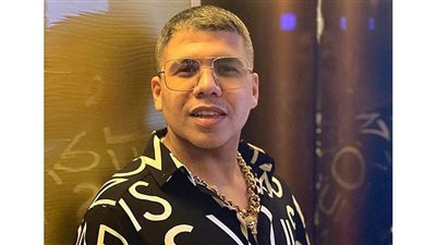 أخبار الفن اليوم: زوجة محب كاسر تكشف تفاصيل مرضه.. وعمر كمال يغير كلمات بنت الجيران للمرة الثالثة