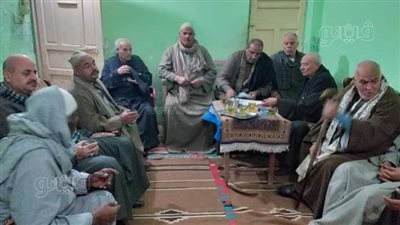 جلسة عرفية تنهي خلافا بين عائلتين بالسنطة في الغربية | صور 