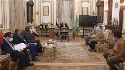 الخشت يصدر قرارات بتكليف قيادات جديدة بجامعة القاهرة 