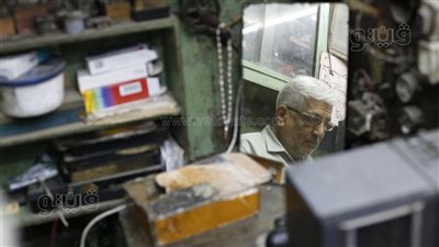 حكاية محل عم محمود في باب الخلق مع السميعة وعشاق الست.. أجر الراديو 25 قرشا في حفلات أم كلثوم.. ومن هنا خرجت خطابات عبدالناصر | فيديو وصور