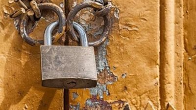 تفسير رؤية القفل في المنام وعلاقته بالتخلص من الهموم والعقبات وزوال المشكلات