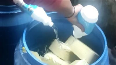 إعدام 268 كيلو أغذية فاسدة بالعبور | صور