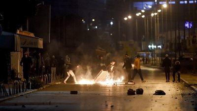 الجيش التونسي يتمركز في حي النور بالقصرين لردع التظاهرات 