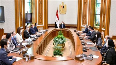 الرئاسة في أسبوع.. السيسي يزور جامعة كفر الشيخ.. يتابع تحضيرات استضافة مصر للقمة العالمية للمناخ 2022..أداء ونشاط هيئة قناة السويس خلال العام الحالي..يوجه بالتركيز على المتميزين من الأئمة وصقلهم علميا