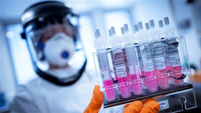 باحث بـ طب نيويورك: سلالة كورونا الجديدة XE تنتشر بسرعة في العالم