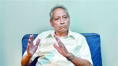 الحكومة العاجزة.. عبد الخالق: اعتمدت على اقتصاد الجباية.. و