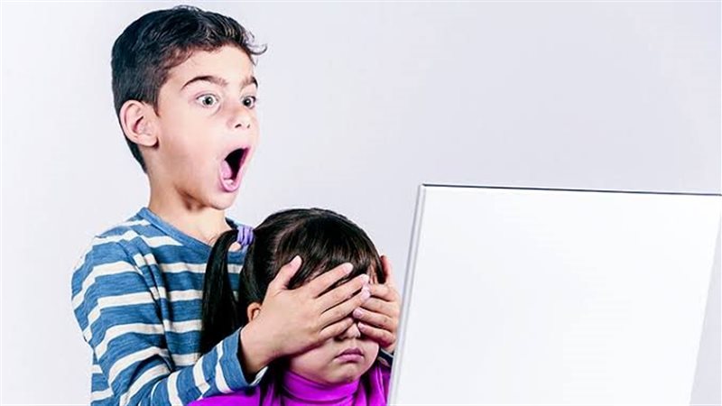 الأطفال على الانترنت