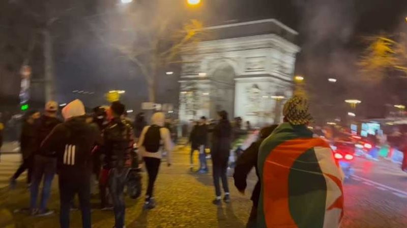 شرطة باريس تغلق الشانزليزيه