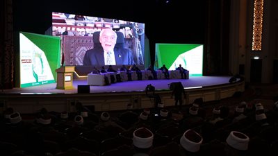 فاروق الباز: نثق بجامعة الأزهر وطلابها للمساهمة في الحد من تغيرات المناخ