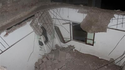 بسبب سوء الأحوال الجوية.. انهيار سقف عقار وإصابة سيدة بالإسكندرية