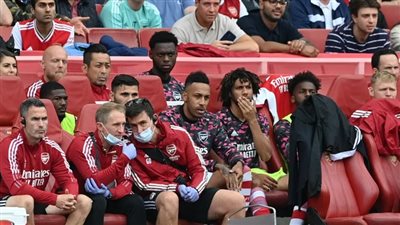 واقعة عنصرية على مقاعد بدلاء أرسنال.. والنادي يبلغ السلطات