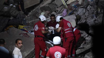 بعد 32 ساعة بحثا، انتشال جثمان طفل من أسفل عقارات حدائق القبة المنهارة