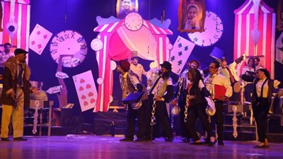 10 صور ترصد العرض المسرحي 