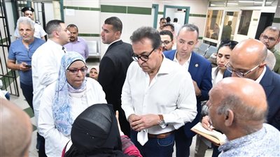 وزير الصحة يتفقد مستشفى مدينة نصر للتأمين الصحي ويضع خطة لرفع كفاءتها 