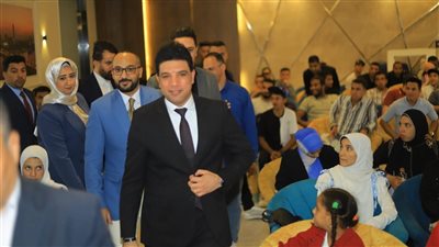 نائب محافظ سوهاج يفتتح أول مؤتمر للذكاء الاصطناعي بمشاركة 1000 شاب