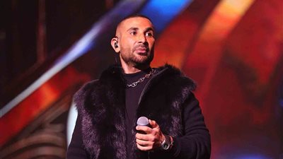 تعرض الفنان أحمد سعد لحادث سير مروع وشقيقه عمرو يطالب جمهوره بالدعاء