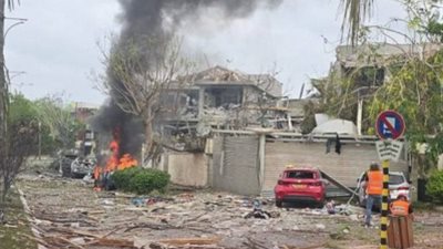 بعد قصف منشآتها النووية، إيران تطلق 30 صاروخا باتجاه إسرائيل (فيديو)