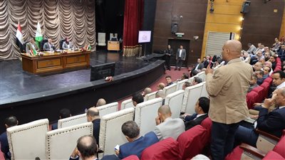 كامل الوزير: لن يتم إصدار تراخيص جديدة إلا داخل المناطق الصناعية مكتملة المرافق