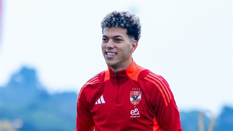 امام عاشور لاعب الأهلي