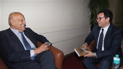 وزير الثقافة يستقبل السير مجدي يعقوب قبيل احتفالية تكريمه والإعلان عن تفاصيل تمثال “طبيب القلوب”