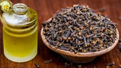 فوائد زيت القرنفل، يعالج التهابات المفاصل ومشاكل الجهاز الهضمي