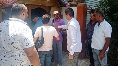 غلق وتشميع مقاهي وكافيهات لعدم التزامها بمواعيد الغلق المحددة بأسوان (صور)