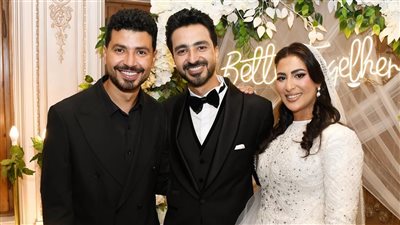 محمد أنور يحتفل بزفاف شقيقه الأصغر 