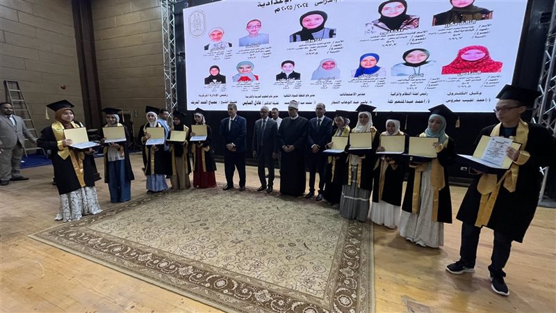 تكريم أوائل الشهادة