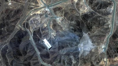 نيويورك تايمز تكشف مفاجأة بشأن اليوارنيوم المخصب الإيراني بعد الضربات الأمريكية الإسرائيلية