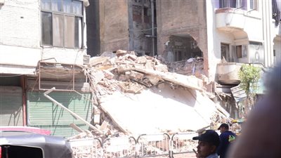 انهيار جزئي لعقار بالسيدة عائشة