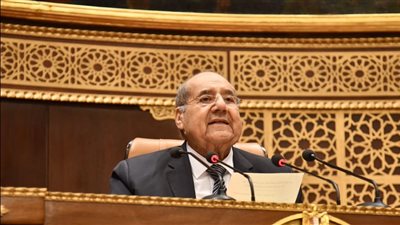 رئيس الشيوخ للأعضاء: هل توافقون على فض دور الانعقاد؟، والنواب: 