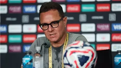 بعد انقلاب سيارته، مدرب الوداد يغادر المستشفى وشكوك حول قيادته الفريق أمام العين