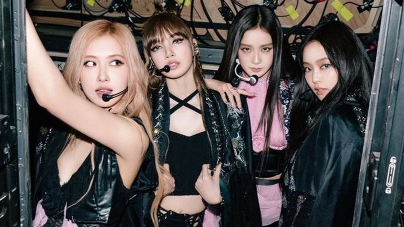 فرقة BLACKPINK، فيتو